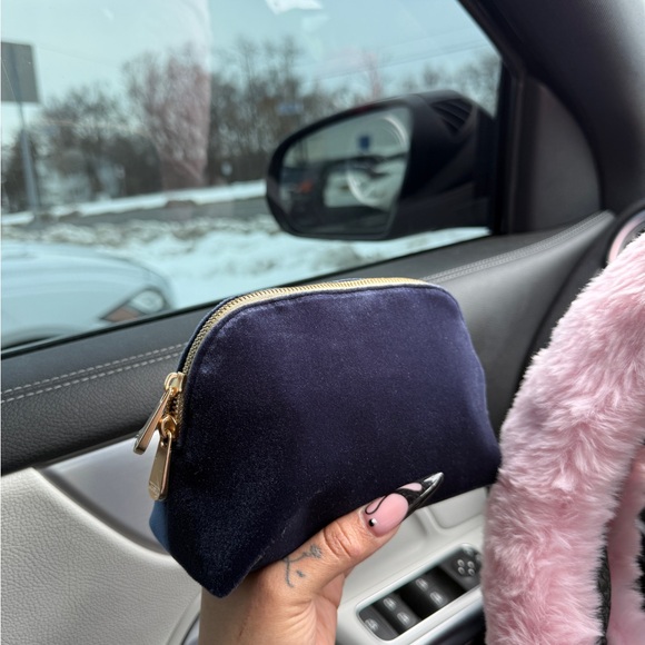 Dior Midnight Blue Velvet Cosmetic Bag - Picture 4 of 4